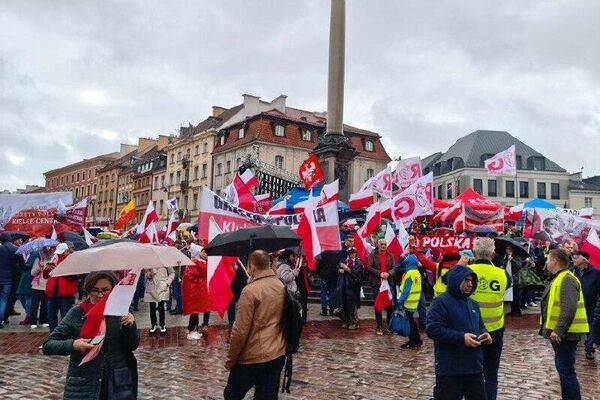برگزاری تظاهرات اعتراضی در ورشو لهستان برگزاری تظاهرات اعتراضی در ورشو لهستان - اسپوتنیک ایران