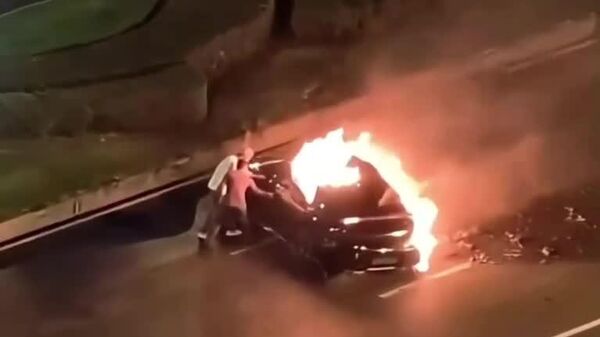 یک ماشین الکتریکی هوشمند شیائومی اس یو 7 در چین راننده‌ای را کشت: درهای ماشین پس از تصادف قفل شدند - اسپوتنیک ایران  