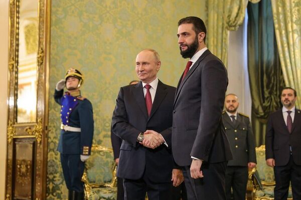 تصاویری از دیدار پوتین با الشرع در کاخ کرملین تصاویری از دیدار پوتین با الشرع در کاخ کرملین - اسپوتنیک ایران