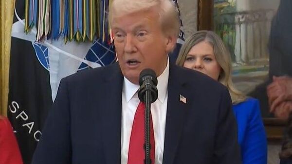 ترامپ بار دیگر تأکید کرد که گفتگوی تلفنی‌اش با پوتین «بسیار خوب» پیش رفته است - اسپوتنیک ایران  