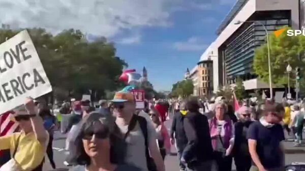 خبرنگار اسپوتنیک گزارش داد روز شنبه، تظاهرات گسترده «نه به پادشاه» علیه سیاست‌های ترامپ در واشنگتن برگزار می‌شود - اسپوتنیک ایران  