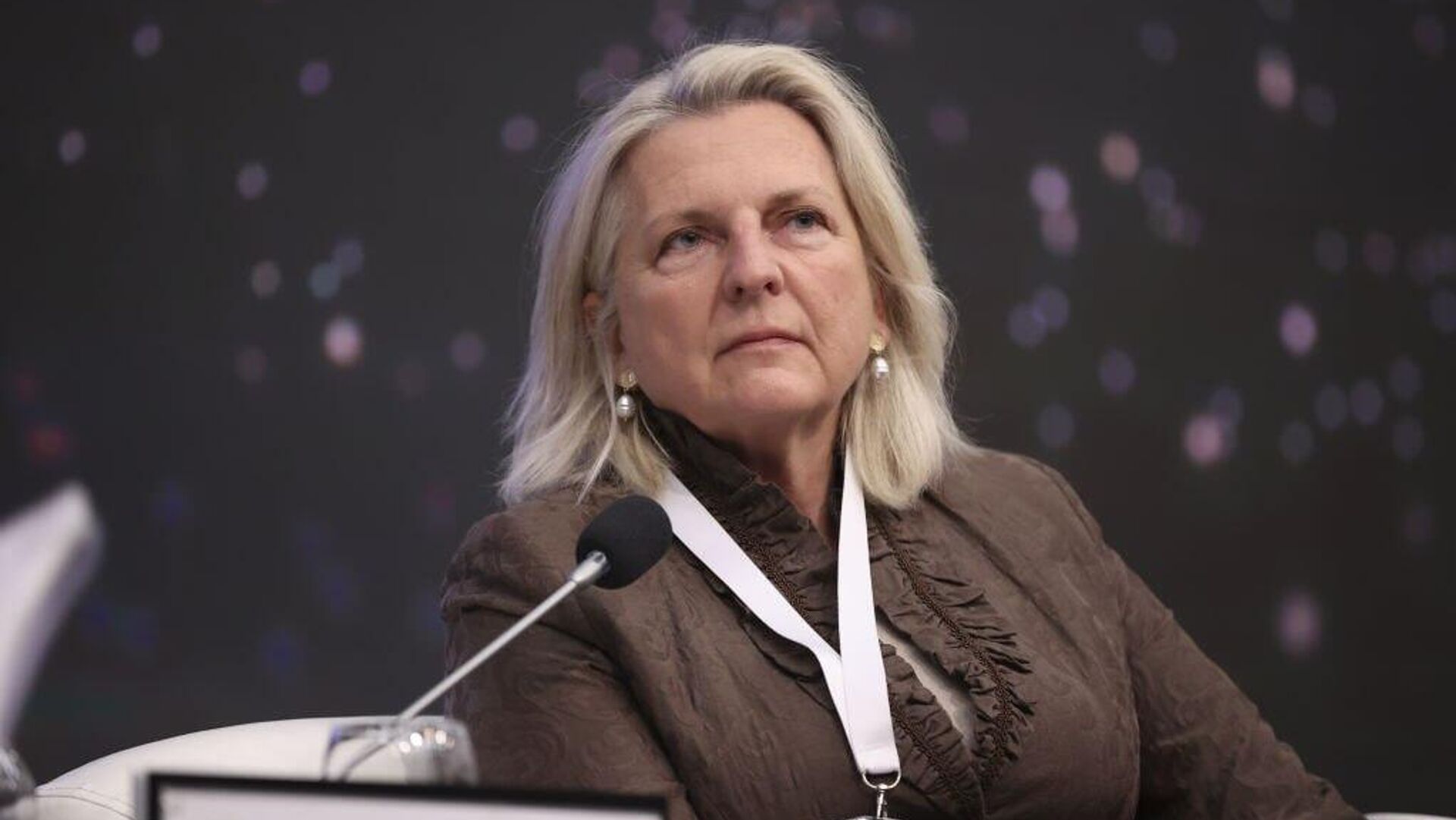 وزیر امور خارجه سابق اتریش: سوئیس و اتریش بیطرفی خود را از دست دادهاند وزیر امور خارجه سابق اتریش: سوئیس و اتریش بیطرفی خود را از دست دادهاند - اسپوتنیک ایران , 1920, 19.10.2025