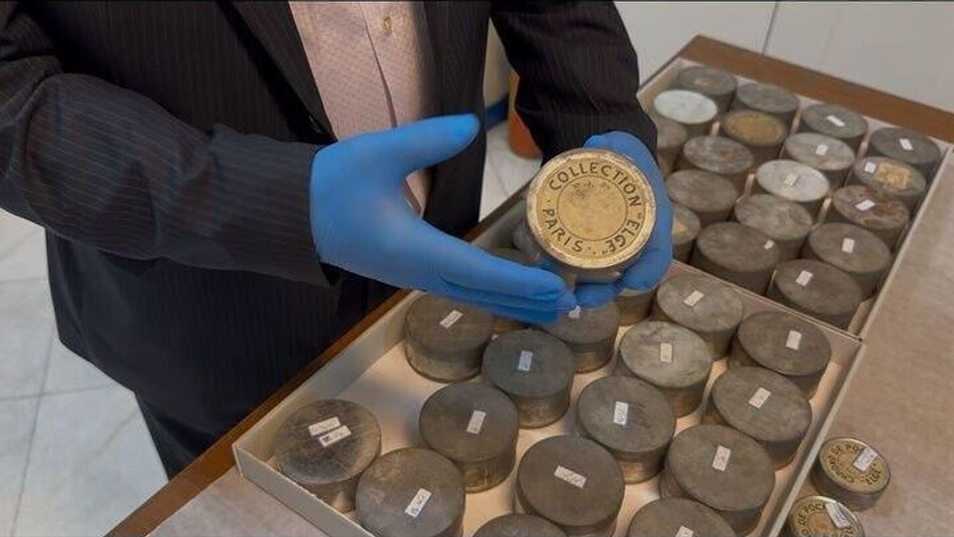 شناسایی 31 حلقه فیلم قاجاری در کاخ گلستان ایران شناسایی 31 حلقه فیلم قاجاری در کاخ گلستان ایران - اسپوتنیک ایران , 1920, 19.10.2025