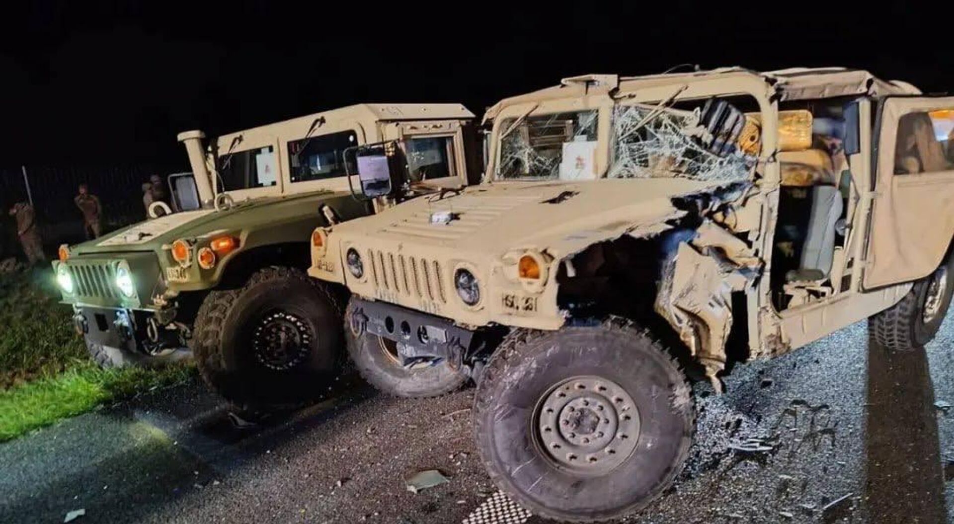 تصادف کاروان خودروهای ارتش آمریکا با یک مینی‌بوس در لهستان - اسپوتنیک ایران  , 1920, 21.10.2025