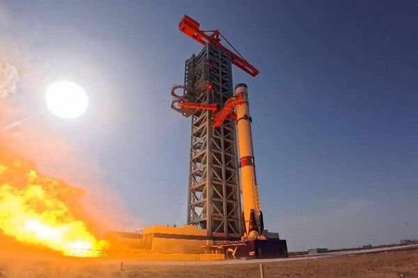 کارهای آماده سازی برای پرتاب موشک پرتابگر قابل استفاده مجدد Zhuque-3 Y1 در چین - اسپوتنیک ایران  