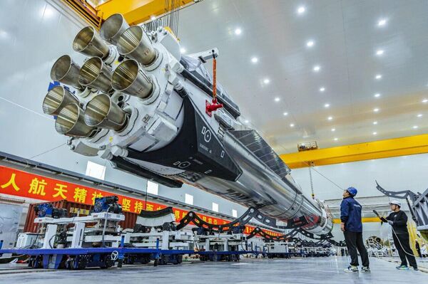 کارهای آماده سازی برای پرتاب موشک پرتابگر قابل استفاده مجدد Zhuque-3 Y1 در چین - اسپوتنیک ایران  