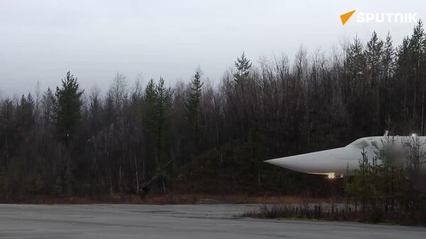 پرواز برنامه‌ریزی‌شده بمب‌افکن‌های دوربرد Tu-22M3 نیروی هوافضای روسیه بر فراز آب‌های بی‌طرف دریای بالتیک - اسپوتنیک ایران  