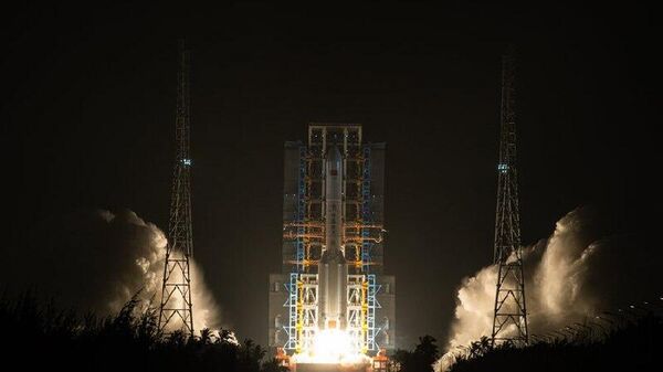 روز پنجشنبه، چین یک ماهواره ارتباطی آزمایشی جدید را از مرکز پرتاب ماهواره ونچانگ در استان هاینان، جنوب چین، پرتاب کرد - اسپوتنیک ایران  