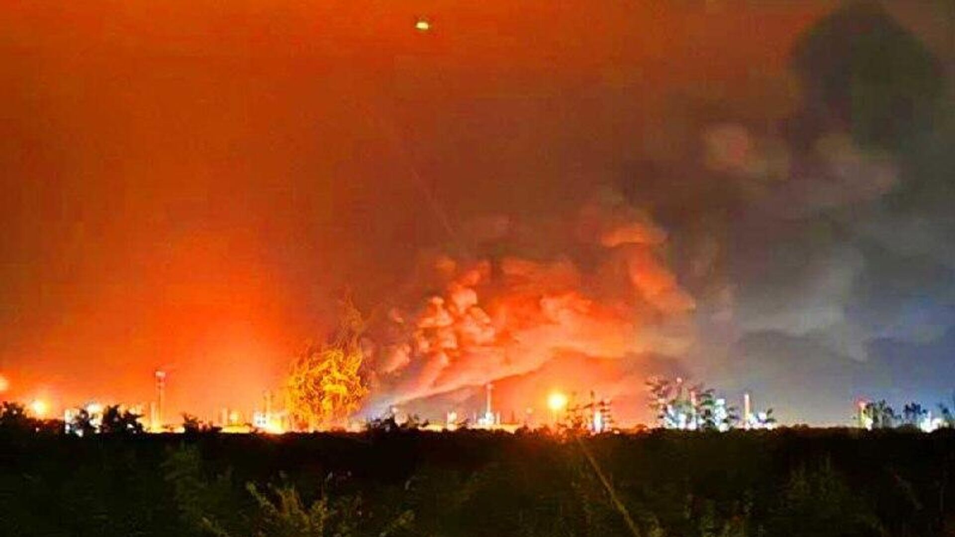 پالایشگاه از مجازات مجارستان و رومانی توسط ناتو به دلیل روابط با روسیه انتقاد کرد پالایشگاه از مجازات مجارستان و رومانی توسط ناتو به دلیل روابط با روسیه انتقاد کرد - اسپوتنیک ایران , 1920, 24.10.2025