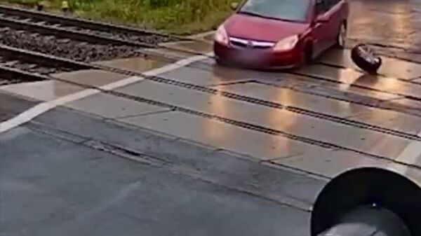 فرار لاستیک از ماشین، بدترین کابوس برای هر راننده‌ای - اسپوتنیک ایران  