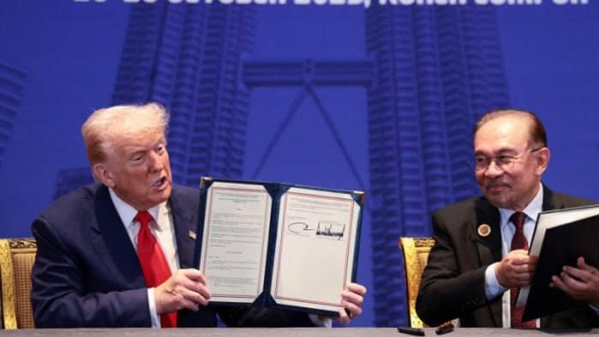 مالزی و ایالات متحده آمریکا در مورد مواد معدنی حیاتی توافقنامه امضا کردند مالزی و ایالات متحده آمریکا در مورد مواد معدنی حیاتی توافقنامه امضا کردند - اسپوتنیک ایران , 1920, 26.10.2025