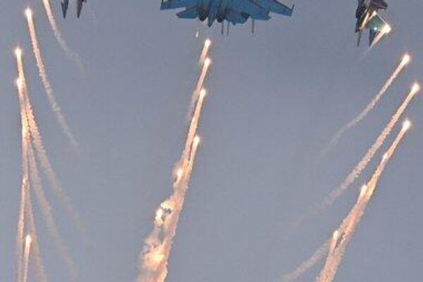 تیم آکروباتیک شوالیه‌های روسی با نمایش‌های بی‌نظیر خود در نمایشگاه هوایی نانچانگ 2025، توجه همگان را به خود جلب کردند - اسپوتنیک ایران  