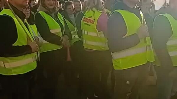 کارگران لهستانی: ما با دفاع از صنعت متالورژی و معادن، از لهستان دفاع می‌کنیم - اسپوتنیک ایران  