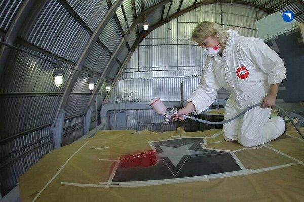 طراحی ستارهها روی بدنه سوخو-57 طراحی ستارهها روی بدنه سوخو-57 - اسپوتنیک ایران