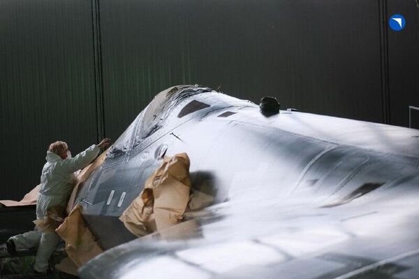 طراحی ستارهها روی بدنه سوخو-57 طراحی ستارهها روی بدنه سوخو-57 - اسپوتنیک ایران