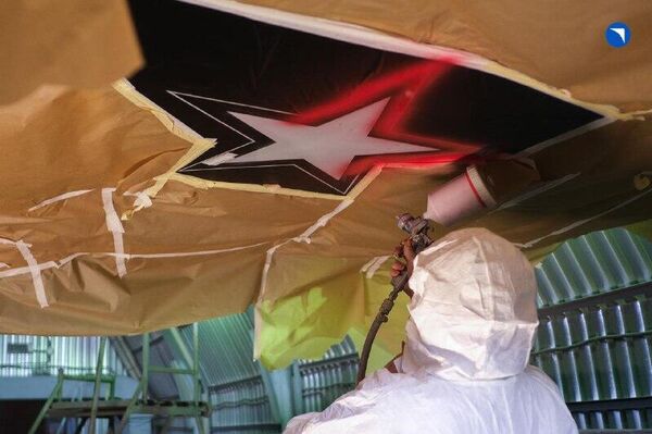 طراحی ستارهها روی بدنه سوخو-57 طراحی ستارهها روی بدنه سوخو-57 - اسپوتنیک ایران