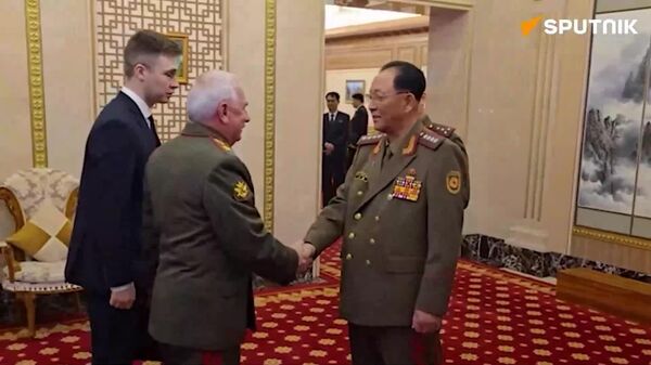 ویکتور گورمیکین، معاون وزیر دفاع روسیه، از پیونگ یانگ بازدید کرد و با همتایان کره شمالی خود دیدار و در مورد تقویت همکاری در زمینه‌های نظامی-سیاسی گفتگو کرد - اسپوتنیک ایران  