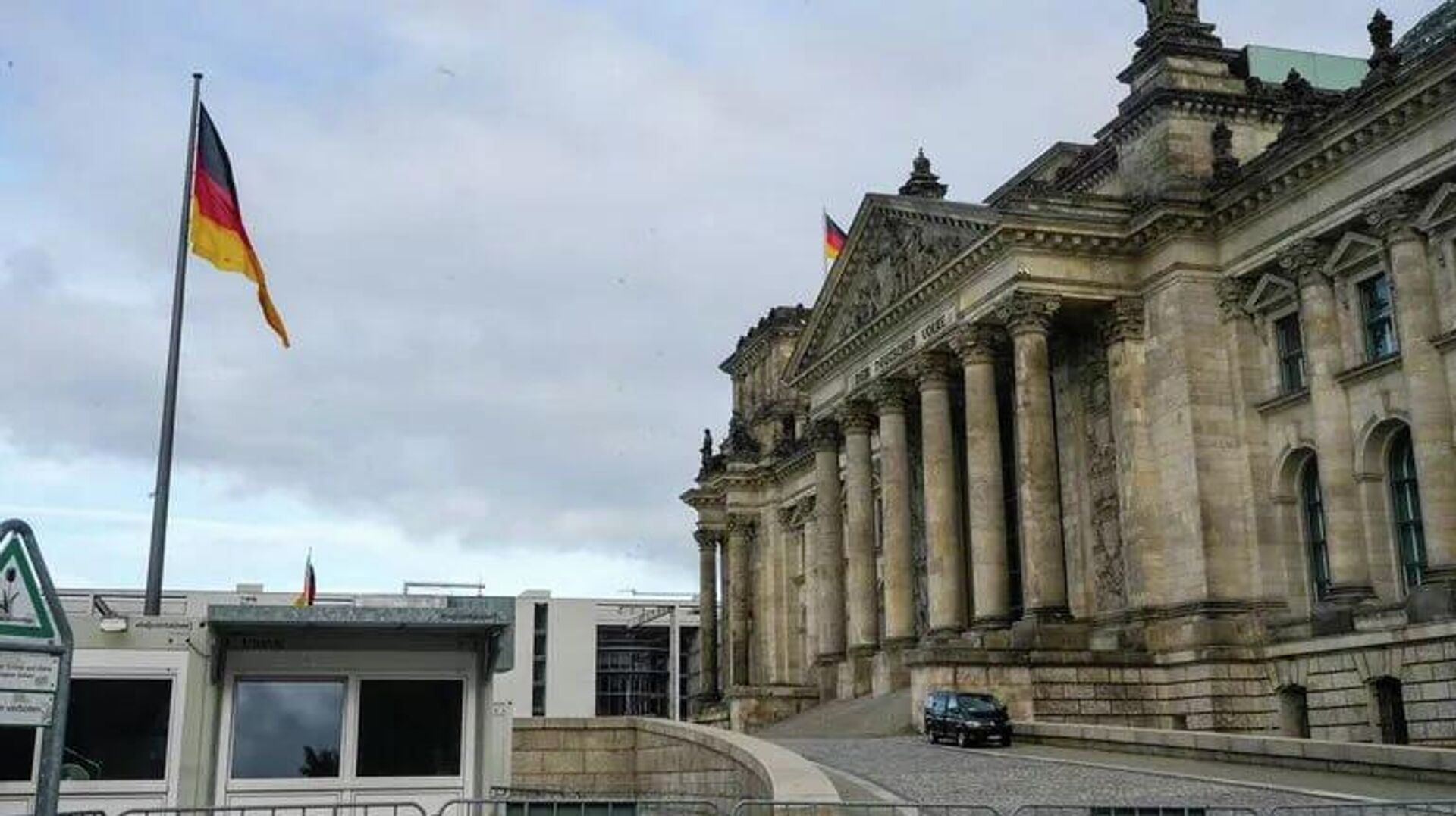 هانس نویوهوف، نماینده پارلمان اروپا از حزب آلترناتیو برای آلمان، علیرغم انتقادات اعضای بلوک حاکم، قصد خود را برای شرکت در کنگره آتی در سوچی اعلام کرد هانس نویوهوف، نماینده پارلمان اروپا از حزب آلترناتیو برای آلمان، علیرغم انتقادات اعضای بلوک حاکم، قصد خود را برای شرکت در کنگره آتی در سوچی اعلام کرد - اسپوتنیک ایران , 1920, 08.11.2025