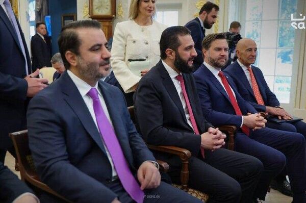 تصاویری از دیدار دونالد ترامپ، رئیس جمهور آمریکا، با احمد الشرع، رئیس جمهور سوریه در کاخ سفید - اسپوتنیک ایران  