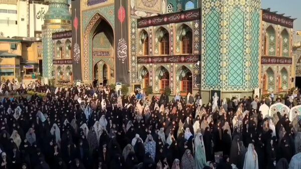 ساکنان تهران در بحبوحه بحران آب ناشی از خشکسالی چند ساله، نماز برای طلب باران برگزار کردند - اسپوتنیک ایران  