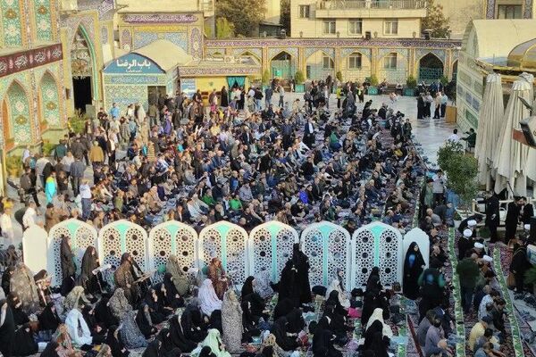 ساکنان تهران در بحبوحه بحران آب ناشی از خشکسالی چند ساله، نماز برای طلب باران برگزار کردند - اسپوتنیک ایران  