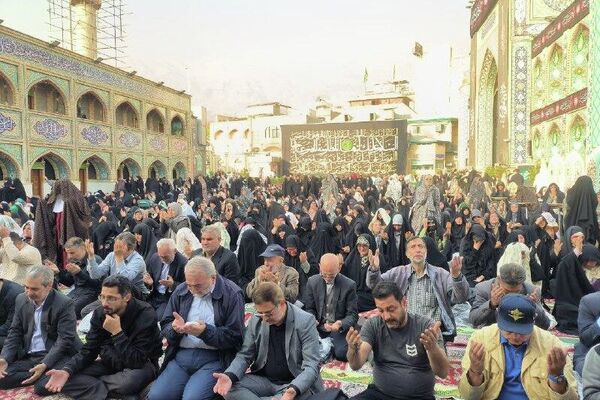 ساکنان تهران در بحبوحه بحران آب ناشی از خشکسالی چند ساله، نماز برای طلب باران برگزار کردند - اسپوتنیک ایران  