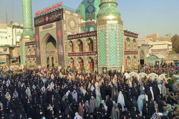 ساکنان تهران در بحبوحه بحران آب ناشی از خشکسالی چند ساله، نماز برای طلب باران برگزار کردند - اسپوتنیک ایران  