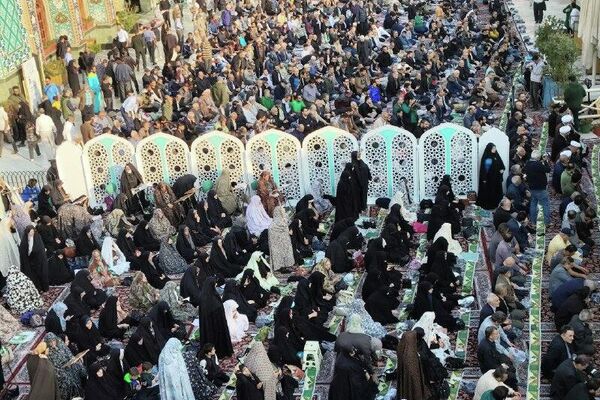 ساکنان تهران در بحبوحه بحران آب ناشی از خشکسالی چند ساله، نماز برای طلب باران برگزار کردند - اسپوتنیک ایران  