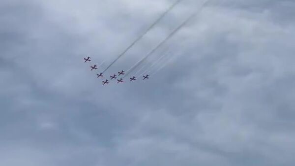 تیم آکروباتیک هندی «سوریاکیران» مهارت‌های پروازی خود را در نمایشگاه هوایی دبی 2025 به نمایش گذاشتند - اسپوتنیک ایران  