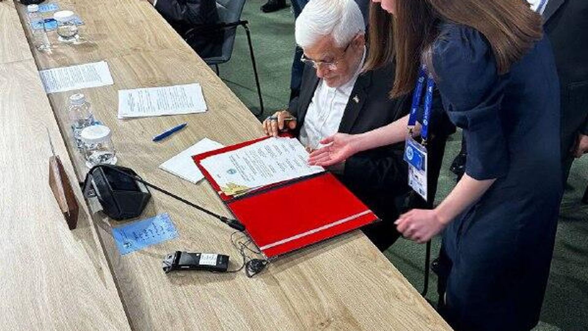 تایید پیشنهادات ایران در بیانیه پایانی نشست نخست وزیران شانگهای تایید پیشنهادات ایران در بیانیه پایانی نشست نخست وزیران شانگهای - اسپوتنیک ایران , 1920, 19.11.2025