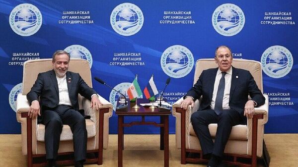 لاوروف و عراقچی تلفنی گفتگو کردند - اسپوتنیک ایران  