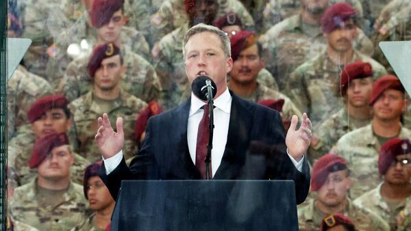 دن دریسکول، وزیر ارتش آمریکا - اسپوتنیک ایران  