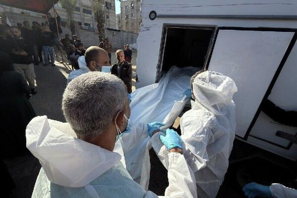 صلیب سرخ بین المللی 15 جسد قربانیان فلسطینی را به نوار غزه منتقل کرد - اسپوتنیک ایران  