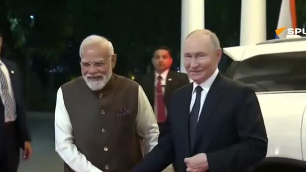 پوتین و مودی دیدار غیررسمی خود را در اقامتگاه نخست وزیر هند در دهلی آغاز کردند - اسپوتنیک ایران  