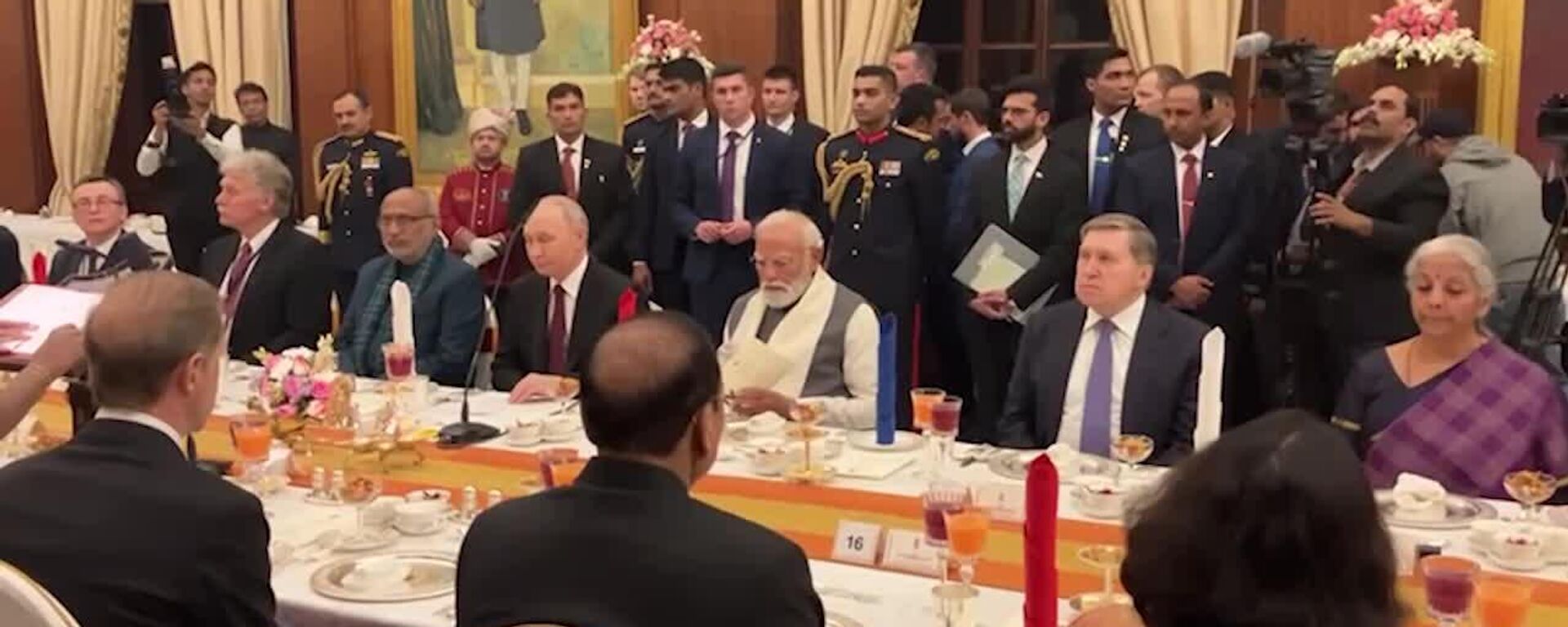 پذیرایی رسمی از ولادیمیر پوتین، رئیس جمهور فدراسیون روسیه و هیئت روسی در هند - اسپوتنیک ایران  , 1920, 05.12.2025
