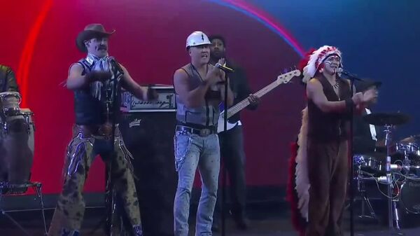 رقص دونالد ترامپ پس از مراسم قرعه‌کشی جام جهانی 2026 - اسپوتنیک ایران  