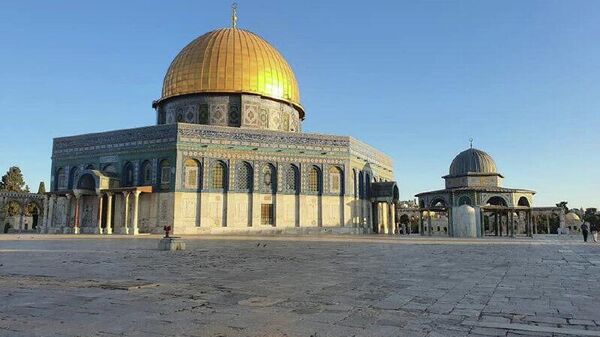 رسانه‌های فلسطینی: 1077 شهرک‌نشین هفته گذشته تحت حمایت ارتش اسرائیل به محوطه مسجدالاقصی یورش بردند - اسپوتنیک ایران  