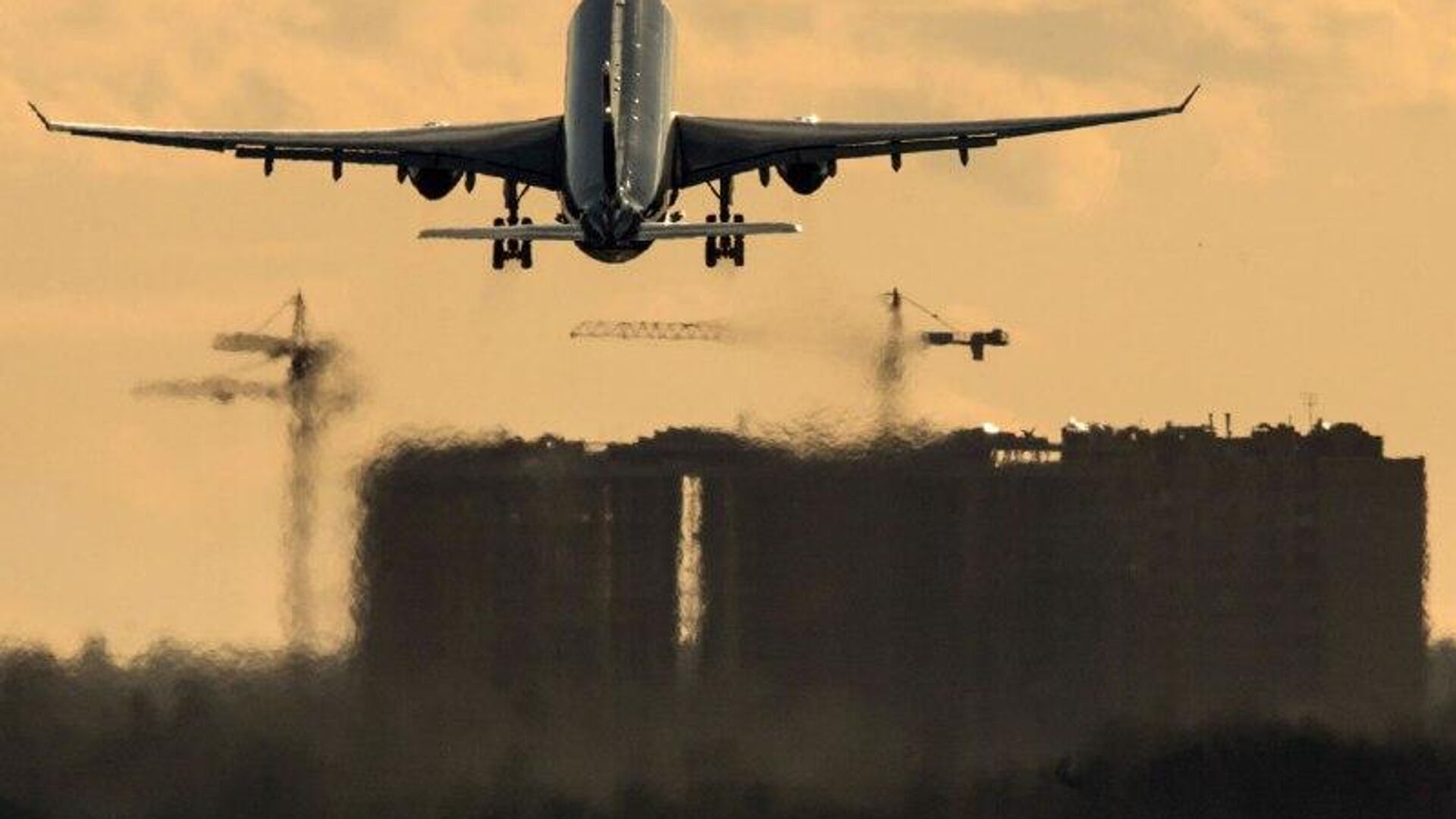 پرواز دومین هواپیمای حامل ایرانیان از آمریکا به ایران پرواز دومین هواپیمای حامل ایرانیان از آمریکا به ایران - اسپوتنیک ایران , 1920, 08.12.2025