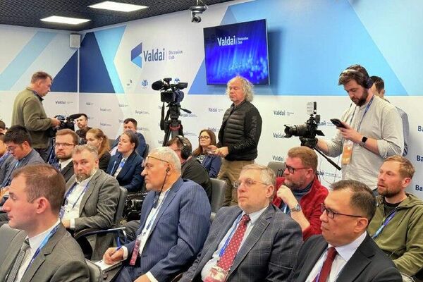 کنفرانس باشگاه گفتگوی بین‌المللی والدای با موضوع «امنیت در اوراسیا: از مفهوم تا عمل» در مسکو آغاز شد - اسپوتنیک ایران  