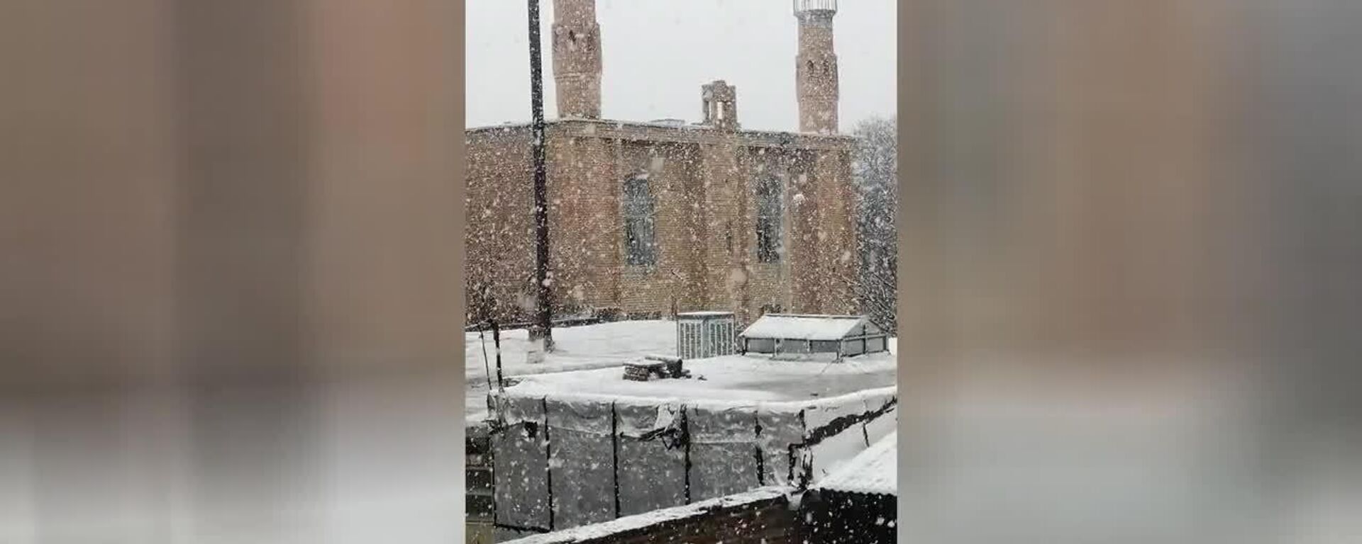 شدت بارش برف هم اکنون در اشنویه آذربایجان‌غربی ایران - اسپوتنیک ایران  , 1920, 09.12.2025