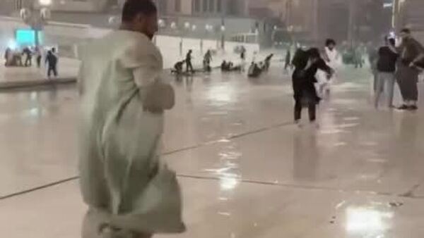 باران‌های شدید و طوفان در مکه در عربستان سعودی - اسپوتنیک ایران  