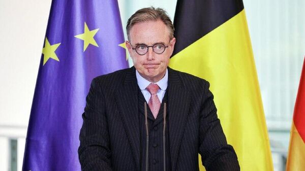 بارت دی وور، نخست وزیر بلژیک پیشنهاد کمیسیون اروپا مبنی بر استفاده از دارایی های روسیه برای اوکراین را دزدی خواند - اسپوتنیک ایران  