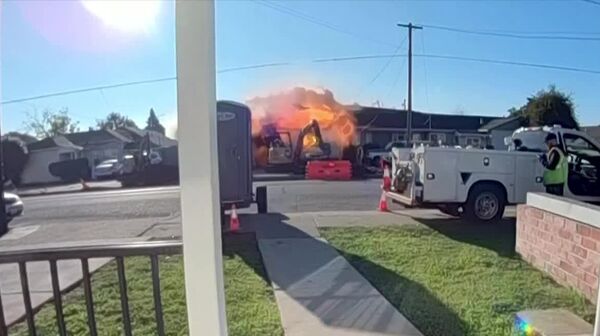 انفجار گاز در یک خانه ای در کالیفرنیا رخ داد - اسپوتنیک ایران  