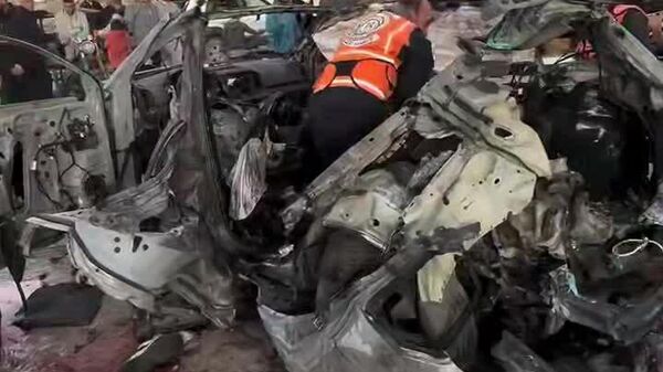 هواپیماهای اسرائیلی یک خودرو را در میدان نابلسی در غرب شهر غزه بمباران کردند - اسپوتنیک ایران  