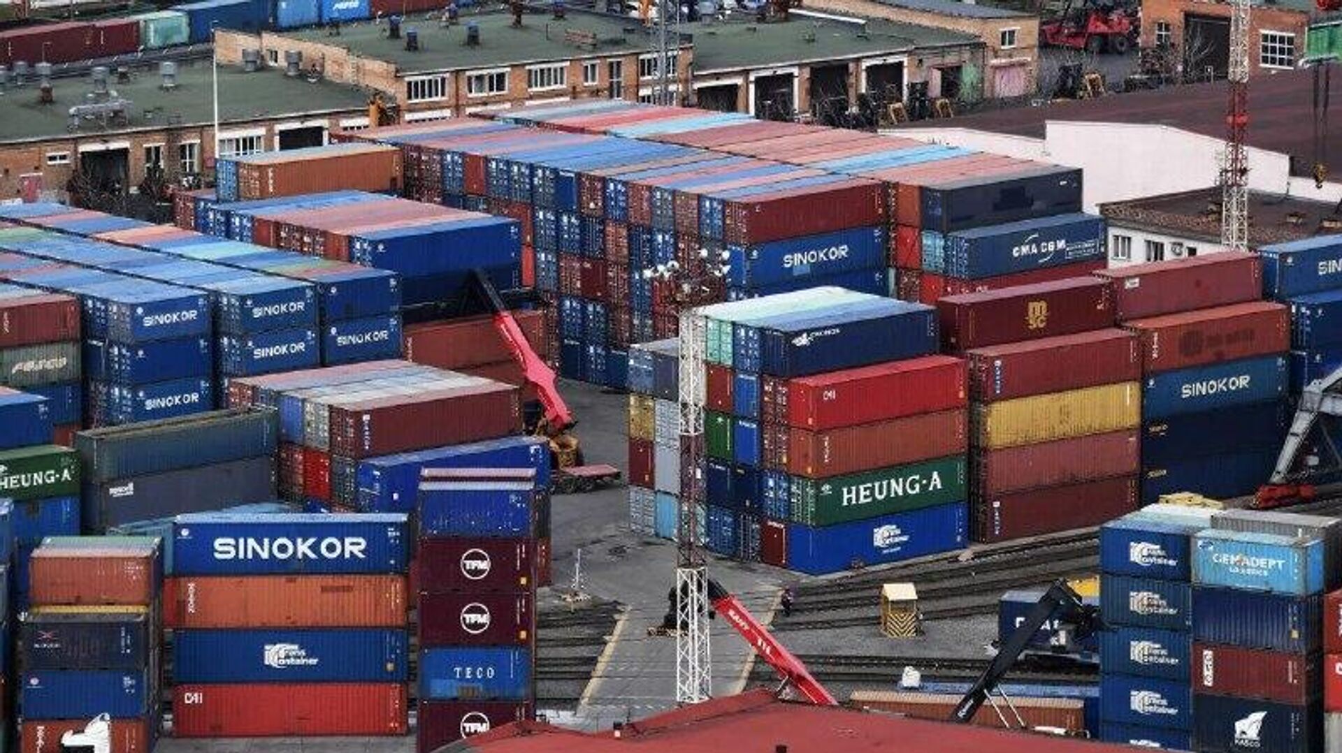 آزاد سازی واردات می تواند جلوی افزایش قیمت ها را بگیرد آزاد سازی واردات می تواند جلوی افزایش قیمت ها را بگیرد - اسپوتنیک ایران , 1920, 14.12.2025