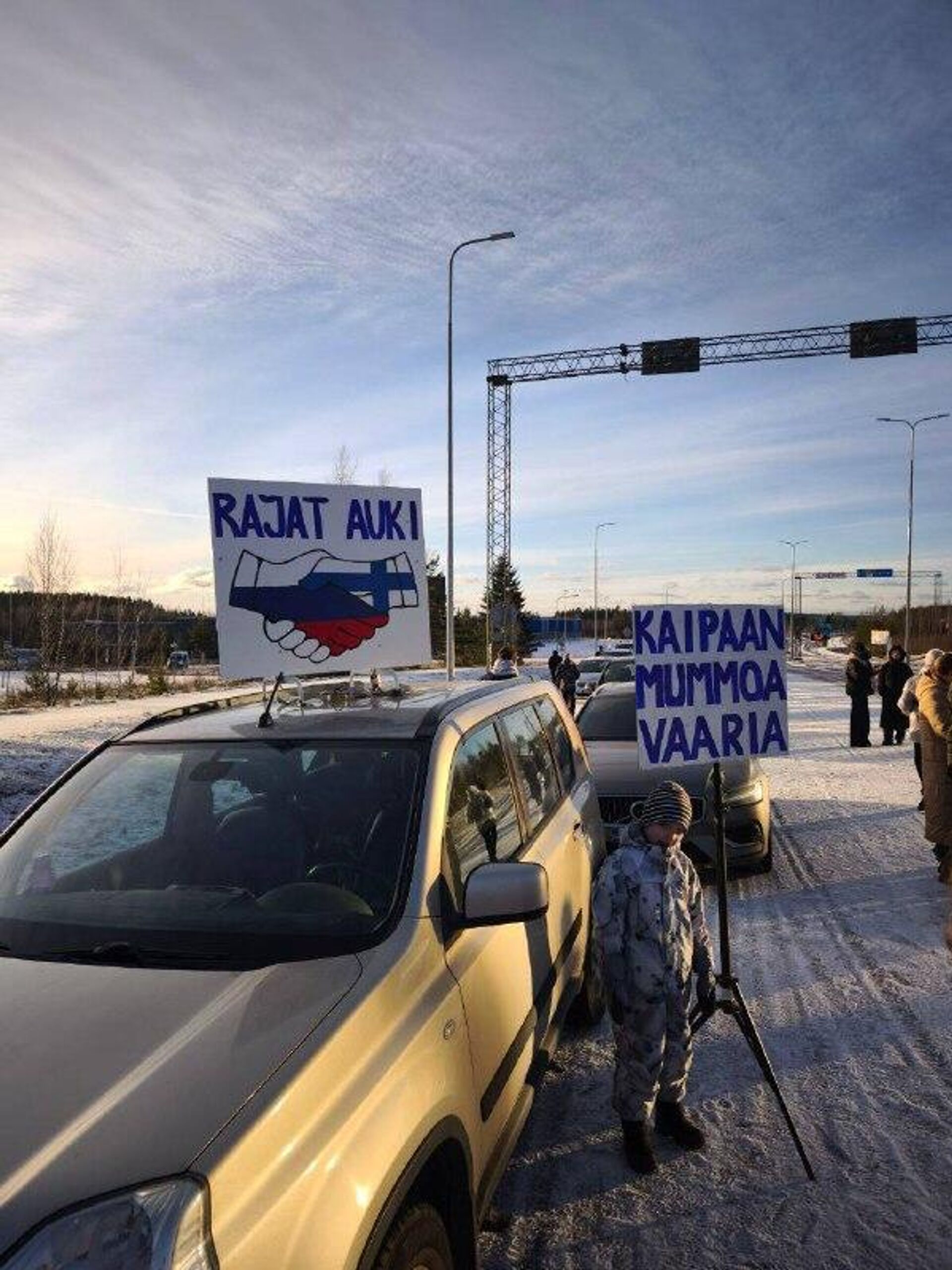 خودروی هايي كه در حمایت از بازگشایی مرز با روسیه در فنلاند گرد هم جمع شدمد - اسپوتنیک ایران  , 1920, 14.12.2025