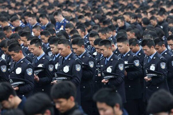 چین همزمان با افزایش تنش‌ها با ژاپن، یاد قربانیان قتل عام نانجینگ را گرامی می‌دارد - اسپوتنیک ایران  