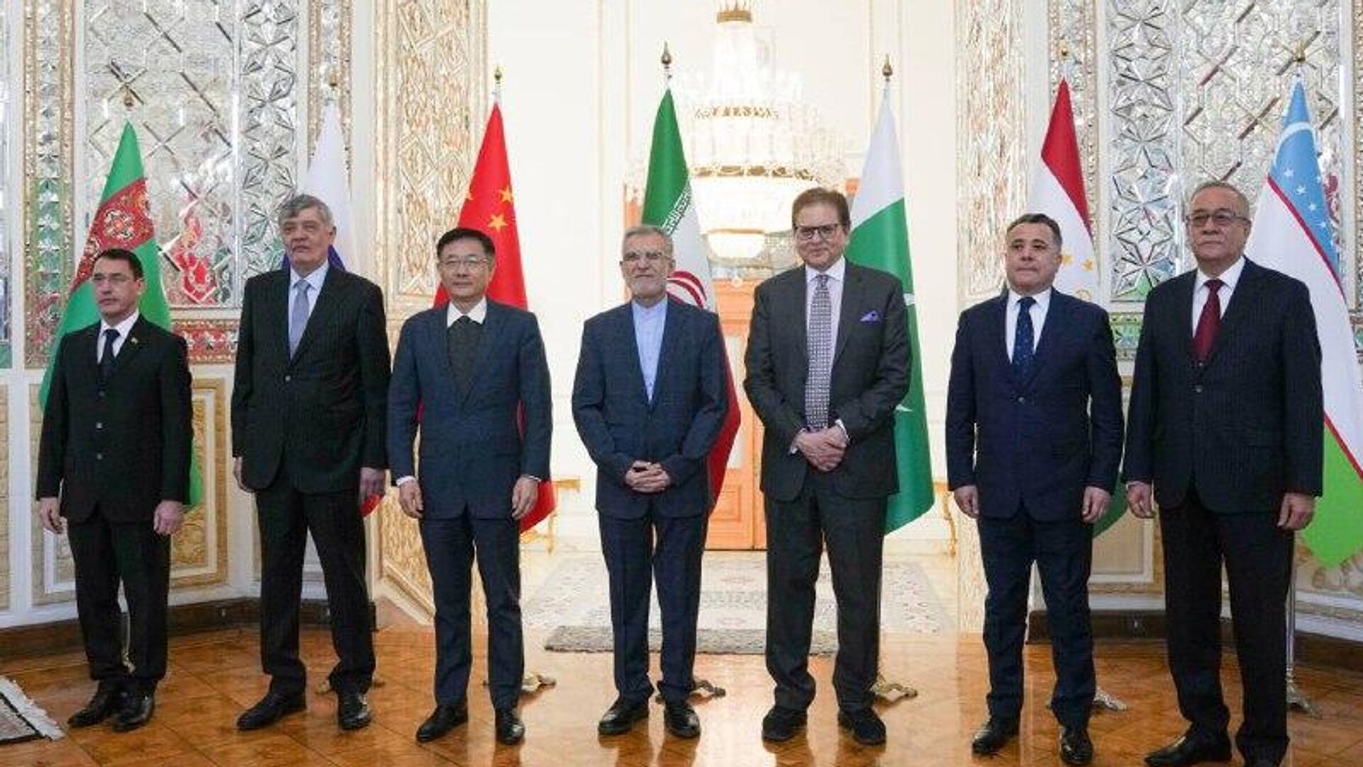 بیانیه جمهوری اسلامی ایران (میزبان) در خصوص نشست نمایندگان ویژه کشورهای همسایه افغانستان بیانیه جمهوری اسلامی ایران (میزبان) در خصوص نشست نمایندگان ویژه کشورهای همسایه افغانستان - اسپوتنیک ایران , 1920, 15.12.2025