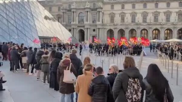 موزه لوور امروز به دلیل اعتصاب تعطیل است - اسپوتنیک ایران  