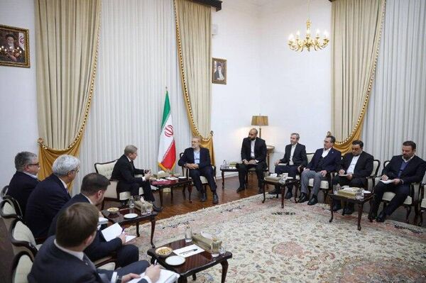 دیدار لاریجانی و معاون نخست‌وزیر روسیه در تهران - اسپوتنیک ایران  